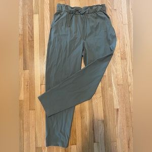 Lululemon stretch high rise pant size 8